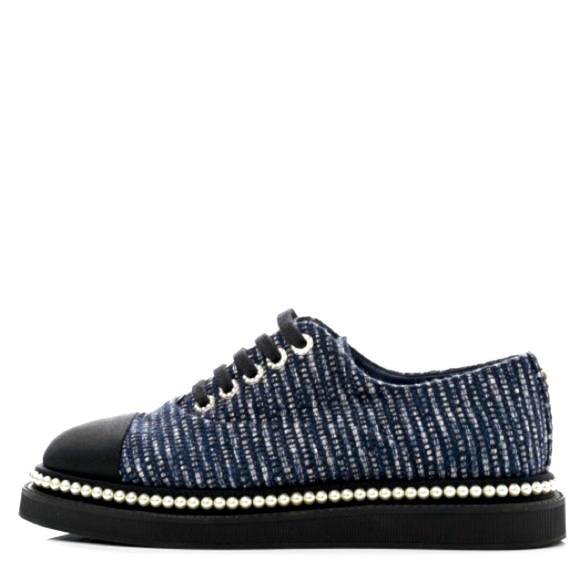 CHANEL Denim Tweed Grosgrain Camellia Pearl Lace Up Sneakers Size 40 - Picture 2 of 12